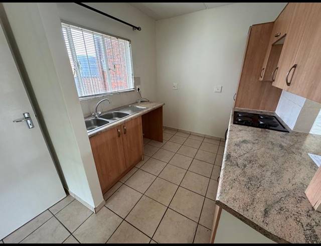 2 BEDROOM TOWNHOUSE FOR SALE IN BIRCHLEIGH